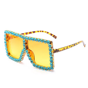 Sunglasses Women Oversized Square Diamond Fashion Rhinestone Sun Glasses Lady Luxury Brand Designer Eyewear UV400 Unisex