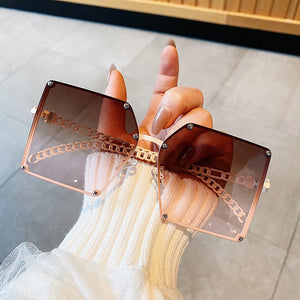 New Fashion Oversize Gradient Sunglasses For Women Chain Frame Rivet Square Elegant Shades