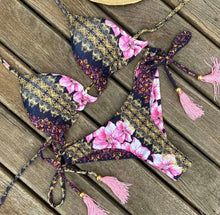 Load image into Gallery viewer, Tassel Leaves Island Print Bikini Set
