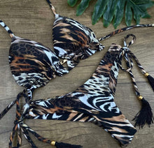 Load image into Gallery viewer, Tassel Leaves Island Print Bikini Set
